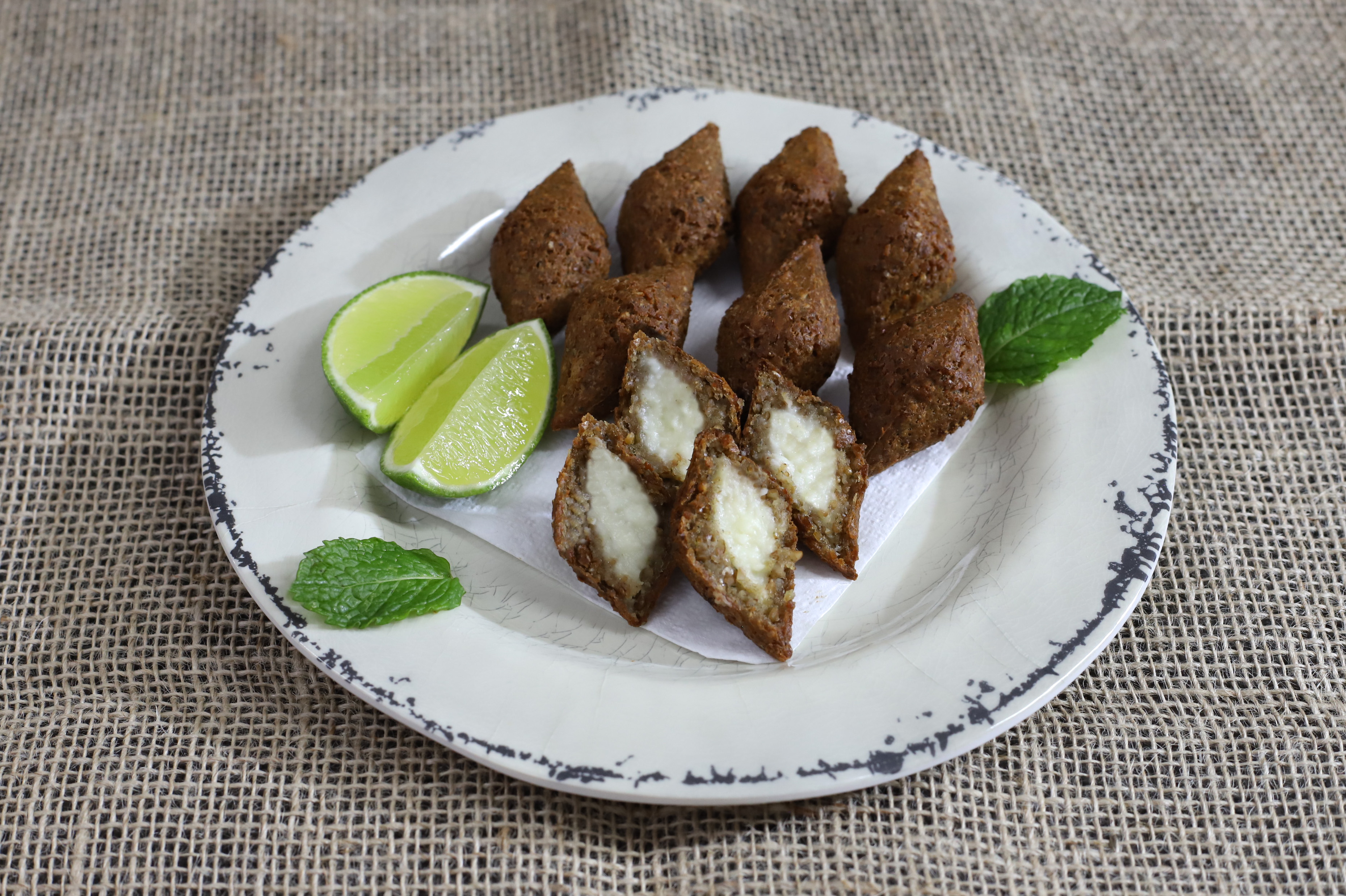 Kibe recheado com requeijão